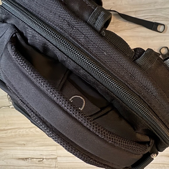 SwissGear Charcoal Backpack with Red Accents - Picture 4 of 8